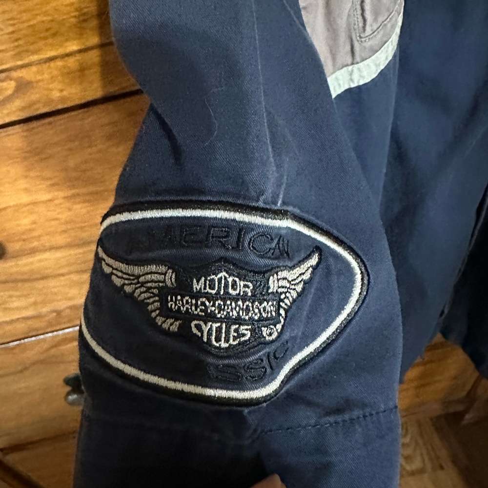 Harley-Davidson Navy and Gray Short Sleeve Button-Up Shirt - Picture 4 of 6